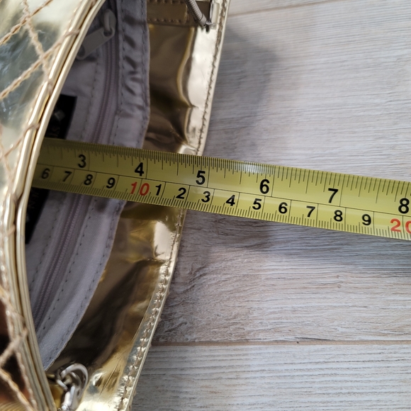 Vintage Steve Madden Metallic Gold Quilted clutch bag with detachable straps - Picture 13 of 13